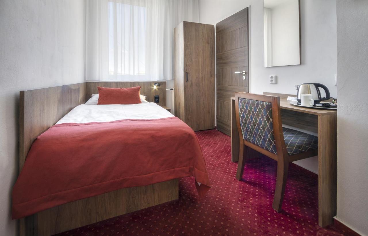 Hotel Harmony Praga Esterno foto