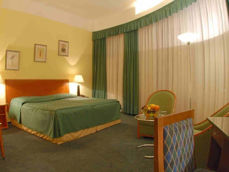 Hotel Harmony Praga Esterno foto