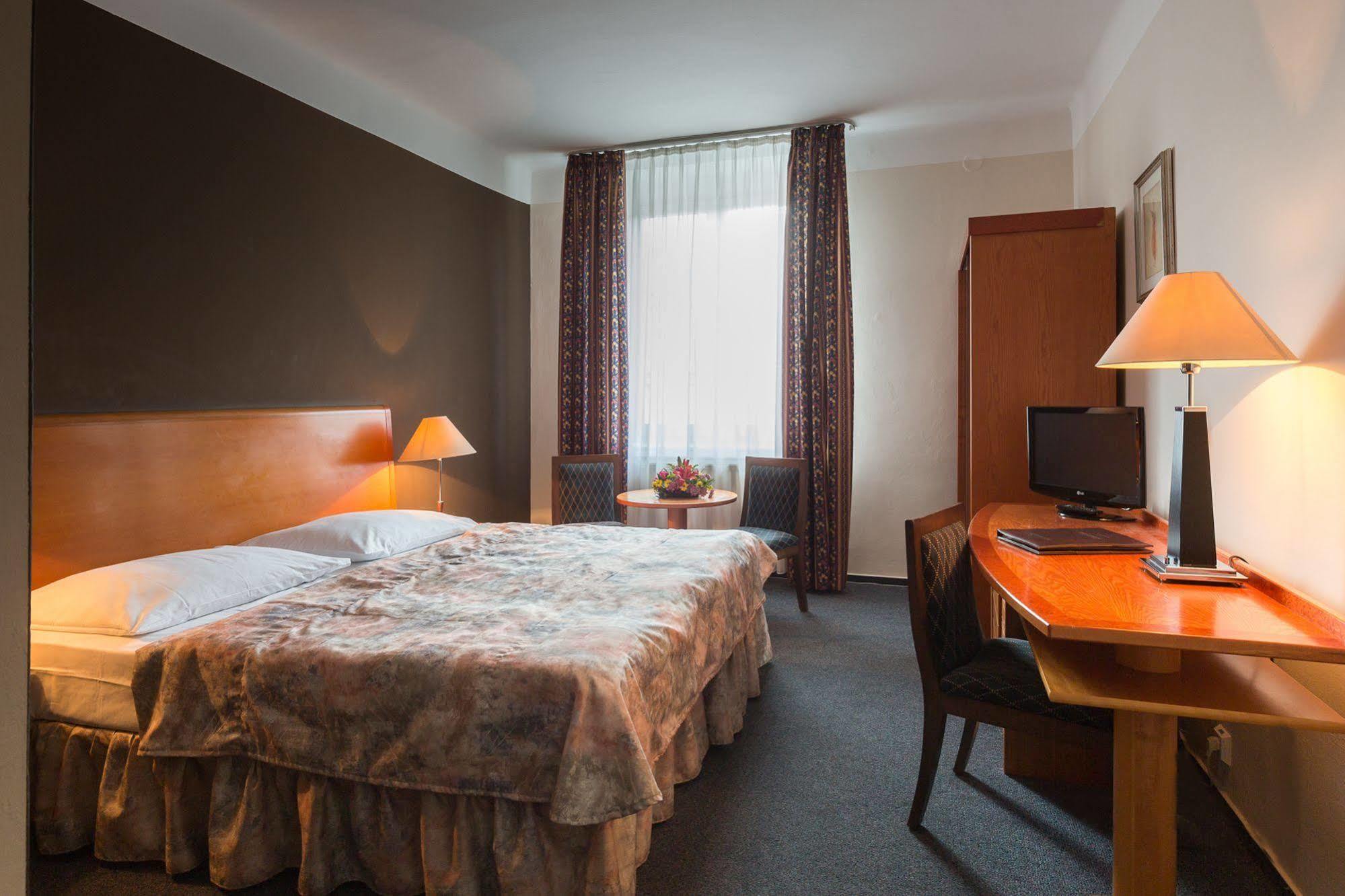 Hotel Harmony Praga Esterno foto