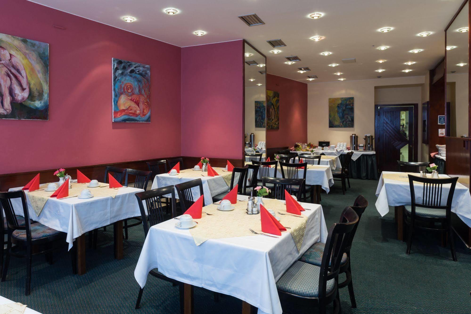 Hotel Harmony Praga Esterno foto
